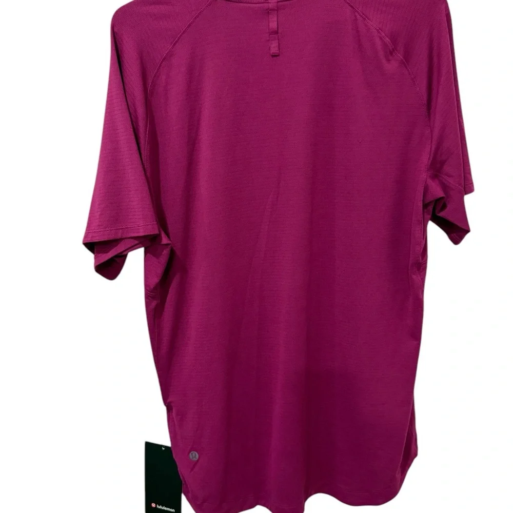 Men’s Lululemon Drysense SS - Size M - Fuchsia - NWT - Picture 3 of 3